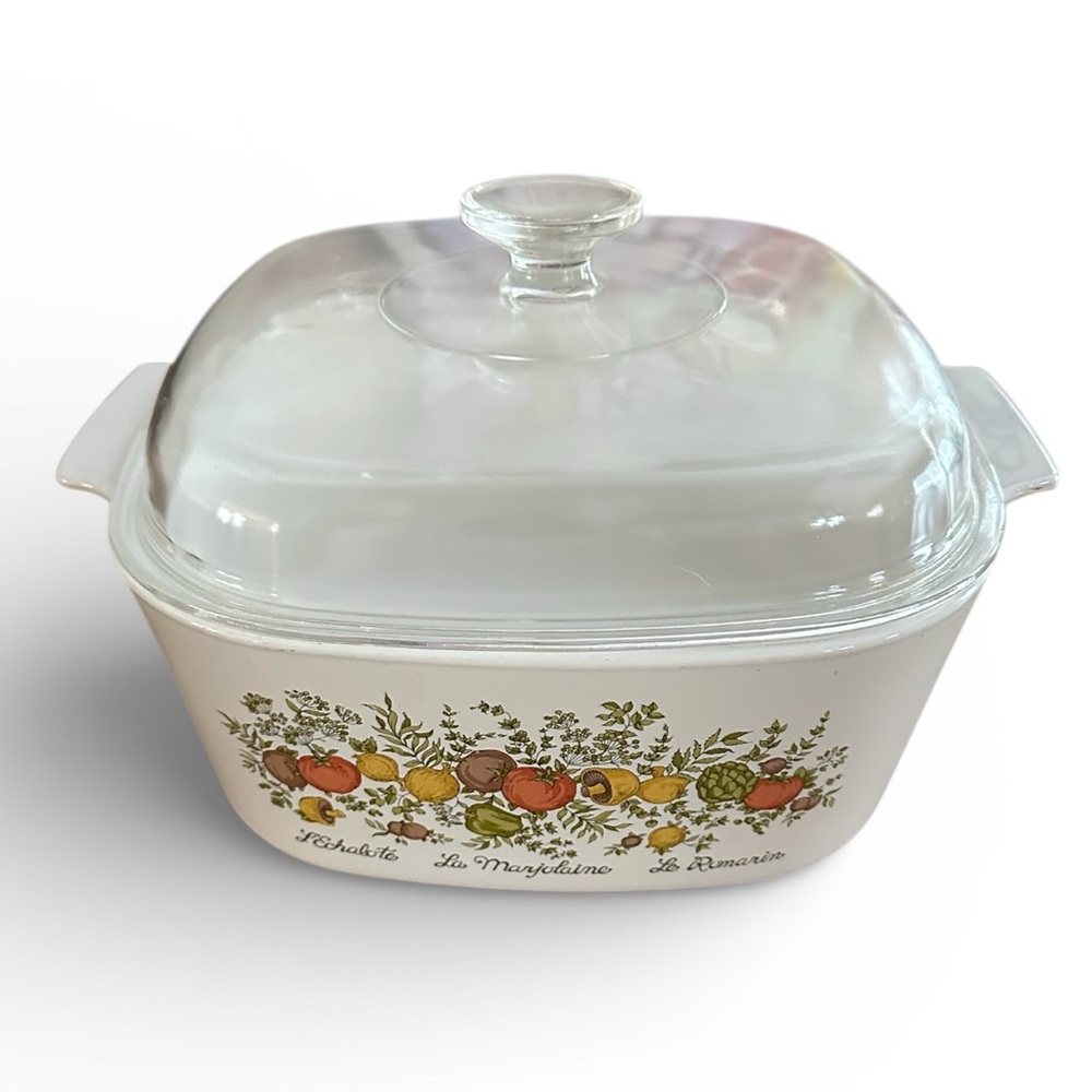 Corning Ware Spice of Life casserole dish with a Pyrex lid 5 Litres